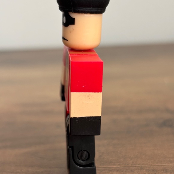 ROBLOX Heroes of Robloxia DYNAMO Villian Action Figure Toy Jazwares Red & Black - Picture 4 of 7